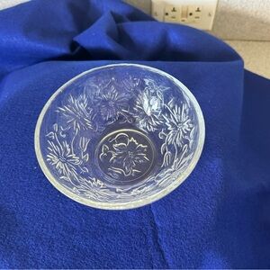Princess House FANTASIA Poinsettia Embossed Crystal Bowl